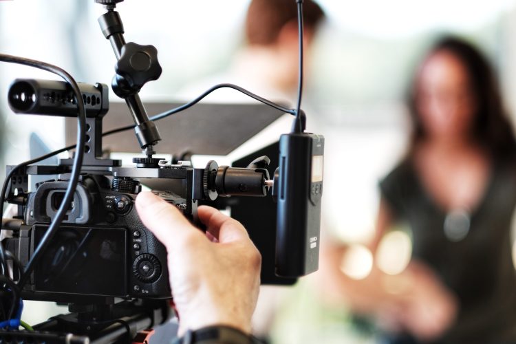 equipment-lens-digital-video-video-recording_t20_JovxRo